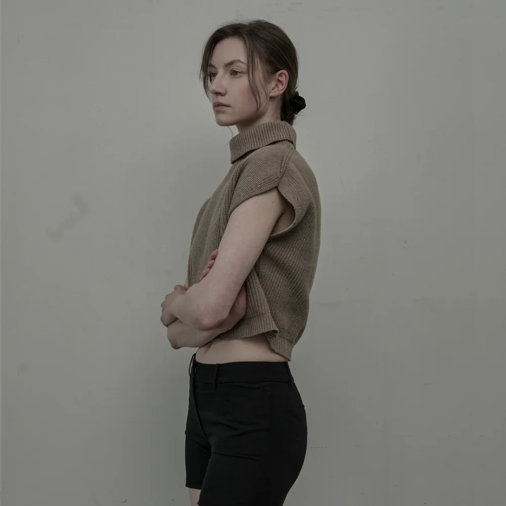 Haze Turtleneck Knit Vest - Brown