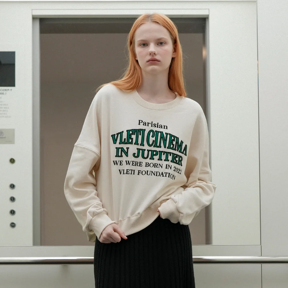Lettering Needlework Sweatshirt (Light beige)