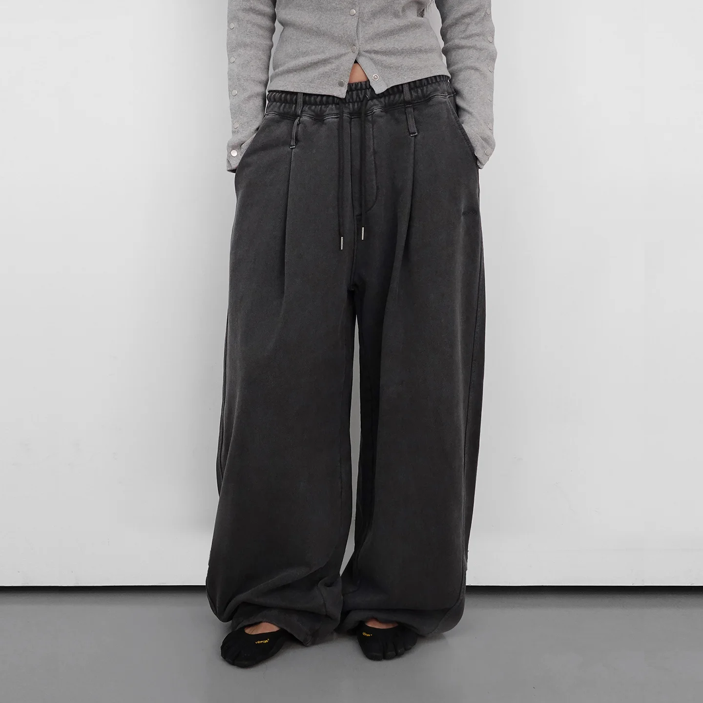 PIGMENT OVERFIT SWEAT PANTS_CHARCOAL