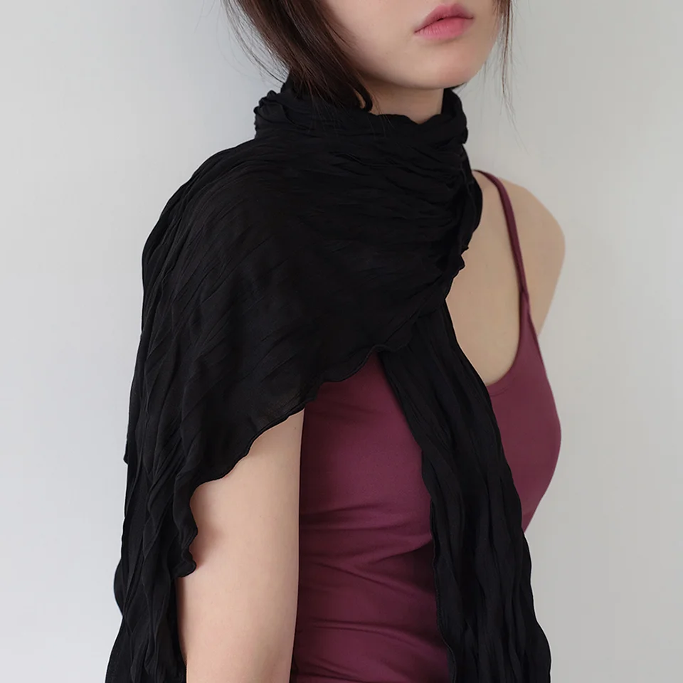 soft wrinkle long scarf - black