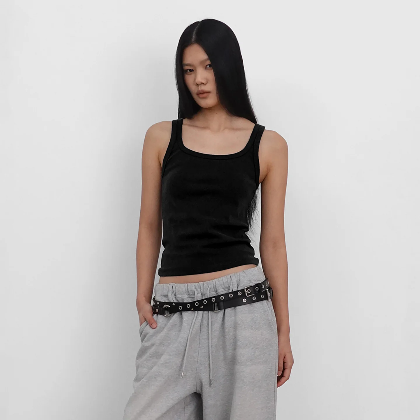 Basic Halter Sleeveless Top_Black