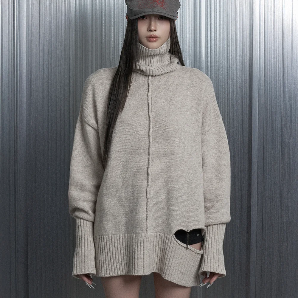 Soft Rib Cut Out Pin Point Turtleneck Knit (Beige)