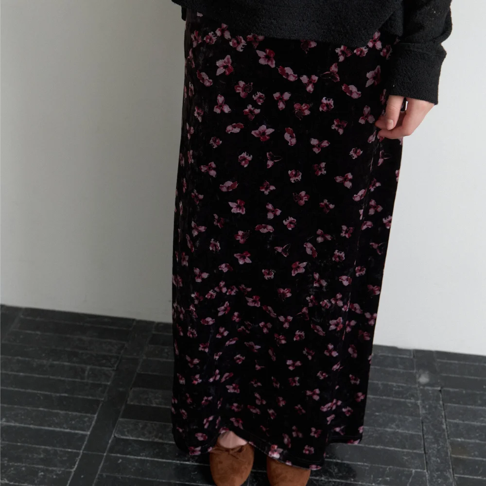 Rebekah Velvet Flower Long Skirt_Black