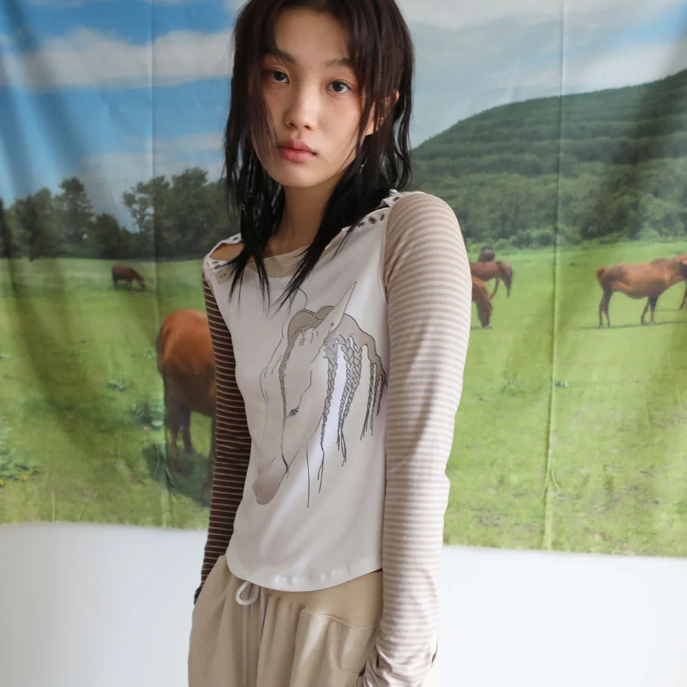 PONY PRINT SHOULDER LACE-UP TOP BEIGE