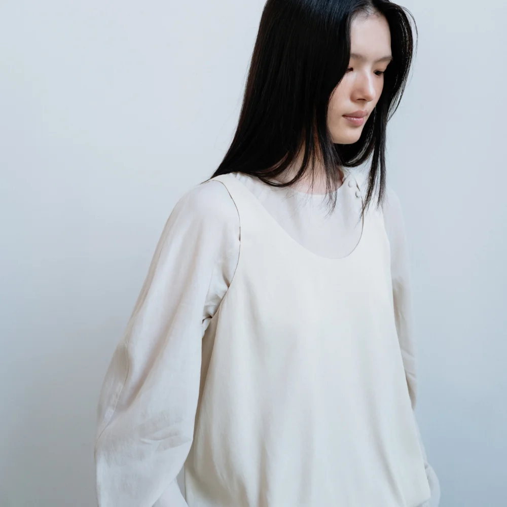 Satin volume sleeveless (cream ivory / dark gray / black)