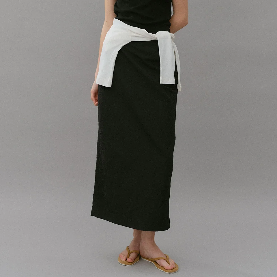 wrinkled maxi skirt (black)