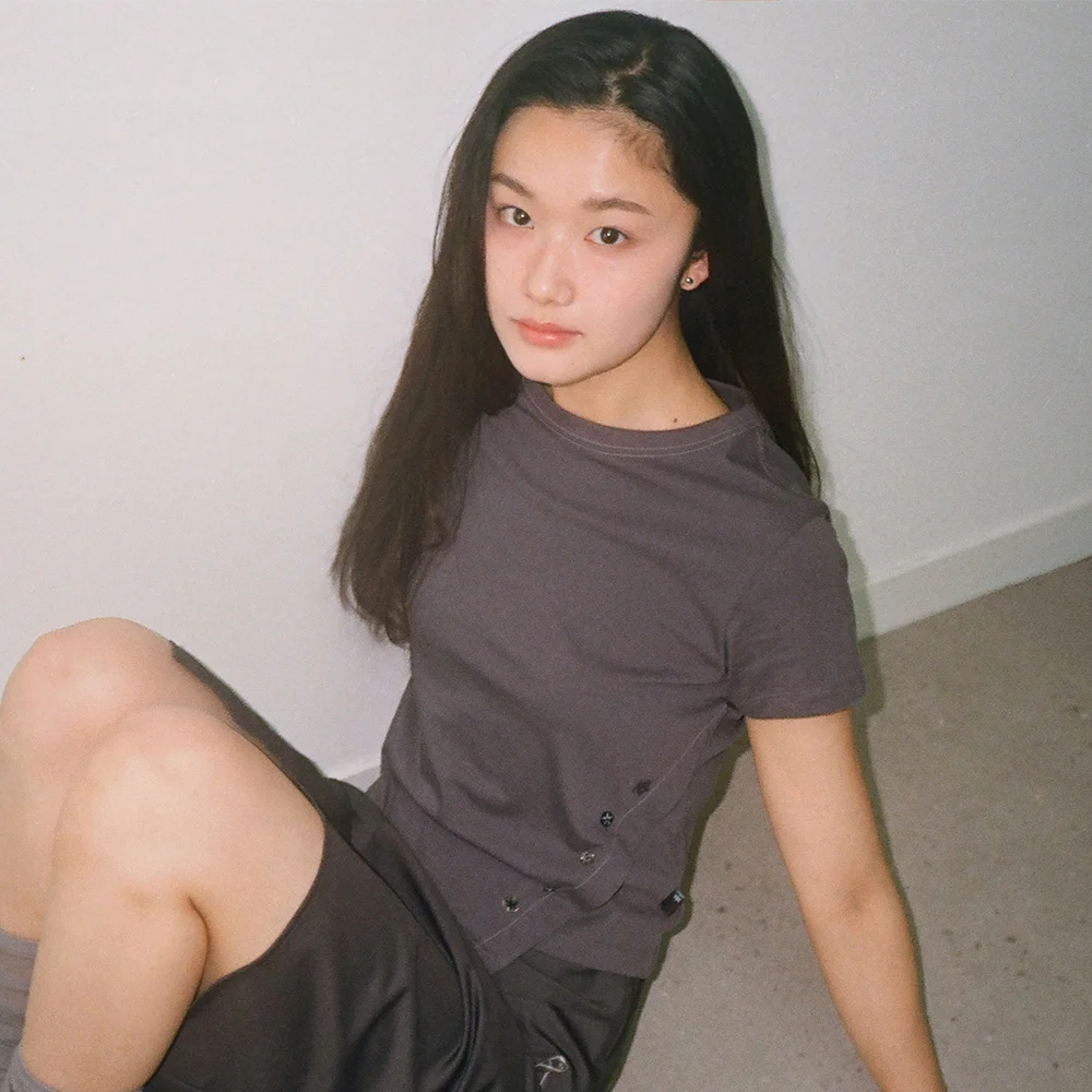 Button Unbalanced Short-sleeved T-shirt_Charcoal