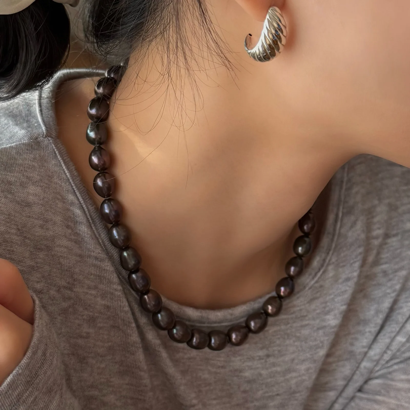 Noir Pearl Necklace