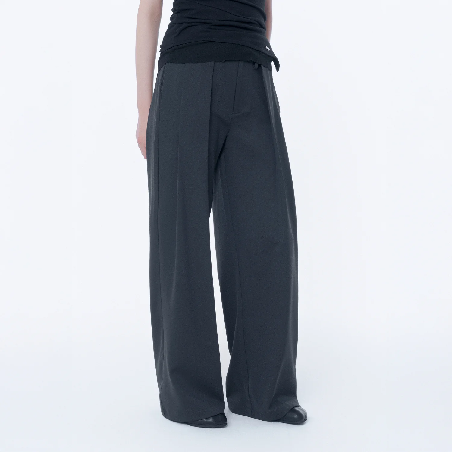 Big pleats belted pants CHARCOAL