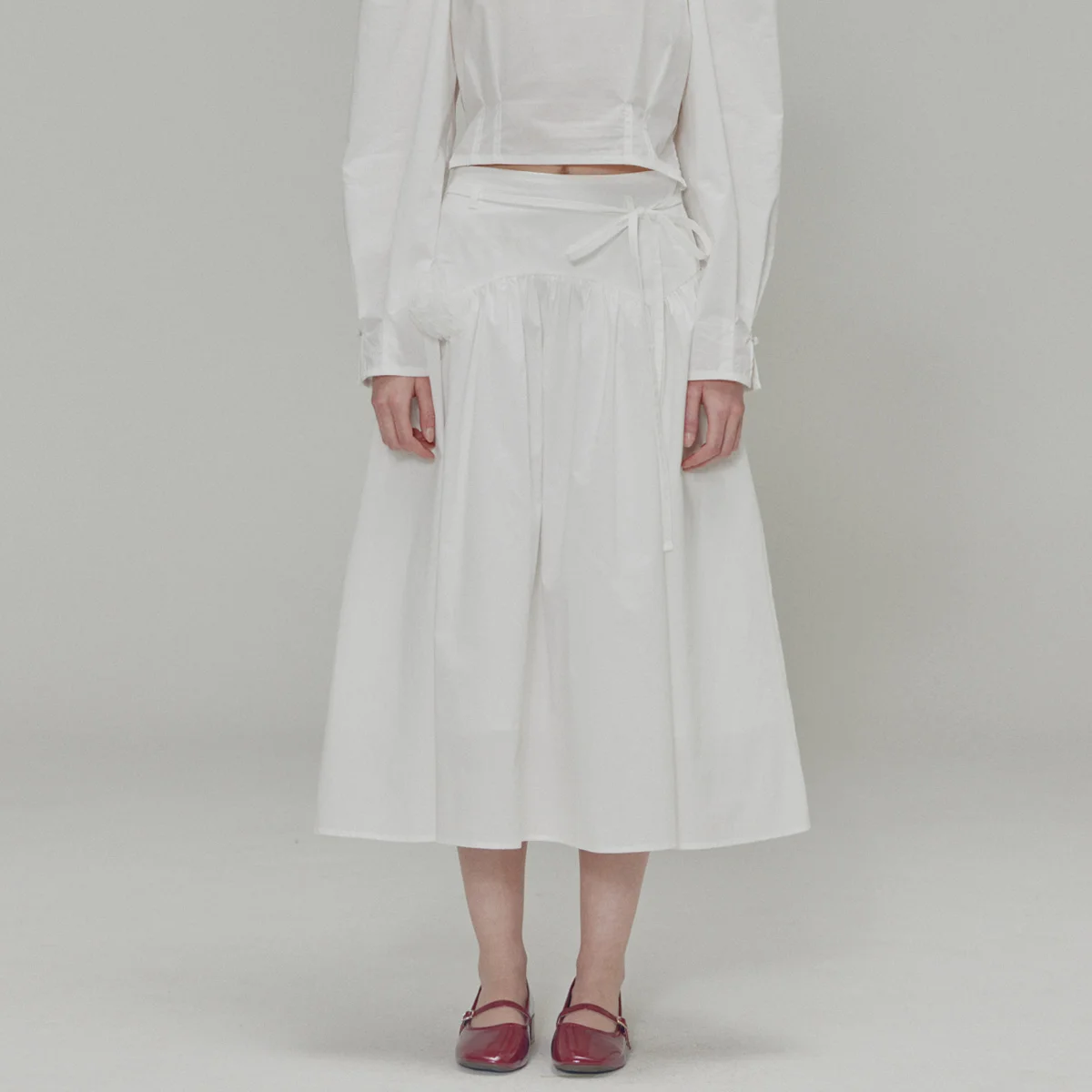 Rose brooch ribbon shirring skirt_White