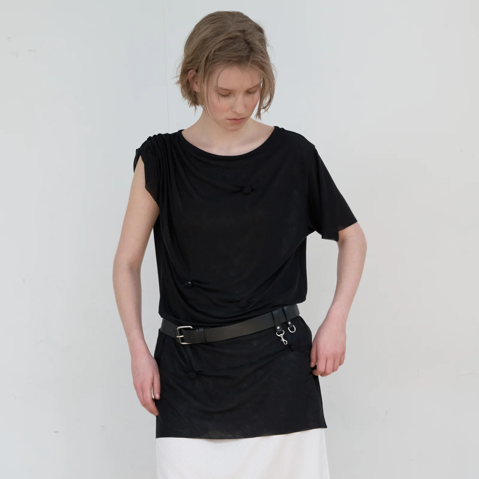 BUTTON DETAIL T-SHIRT_BLACK
