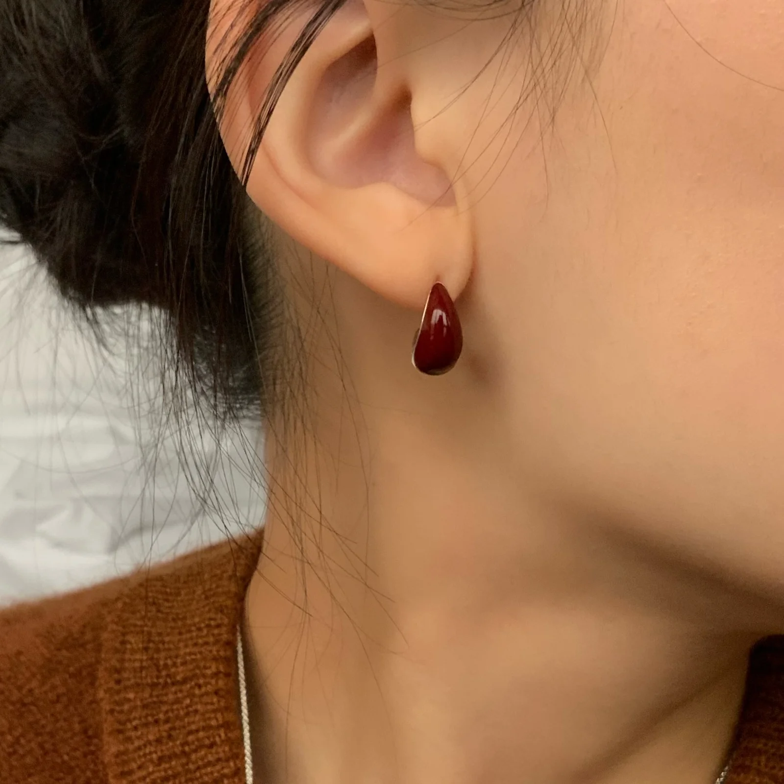 Claret Curve Earrings