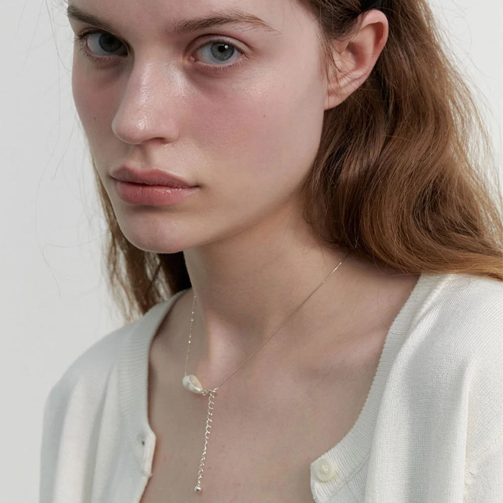 Baroque Pearl & Chain Necklace (L241MNK100)