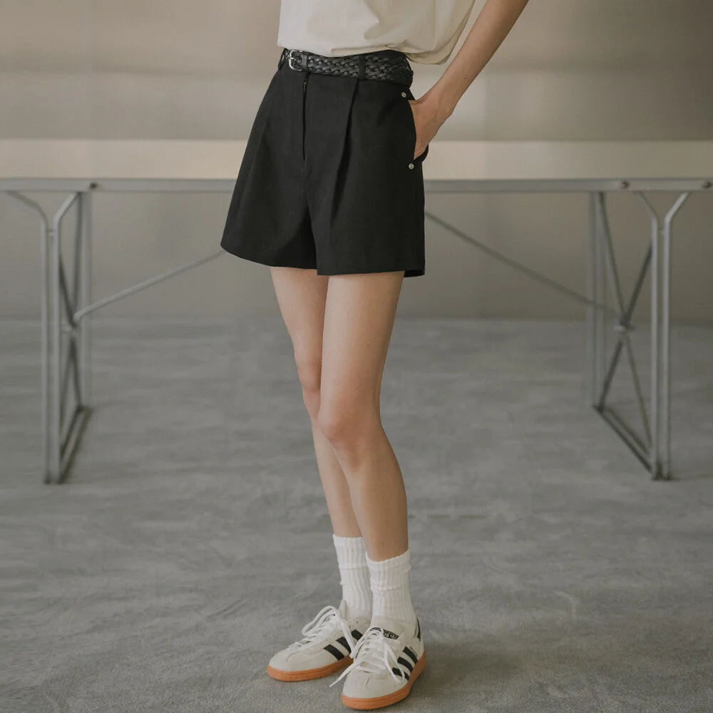 A-line one tuck cotton short_Black