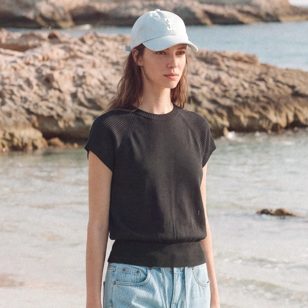 LOWEN ROUND NECK KNIT (BLACK)
