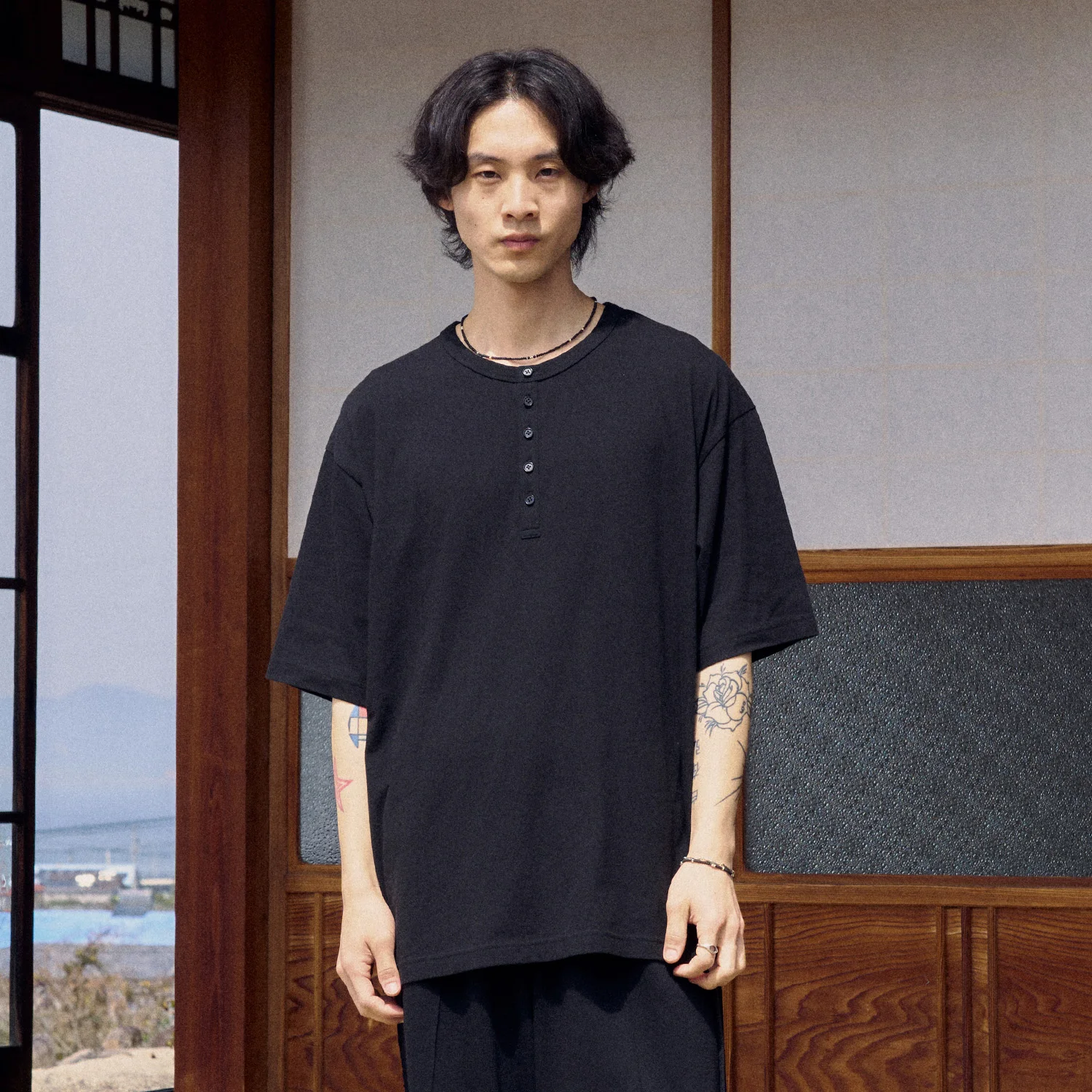 Henley Neck H/S T-shirt - Black