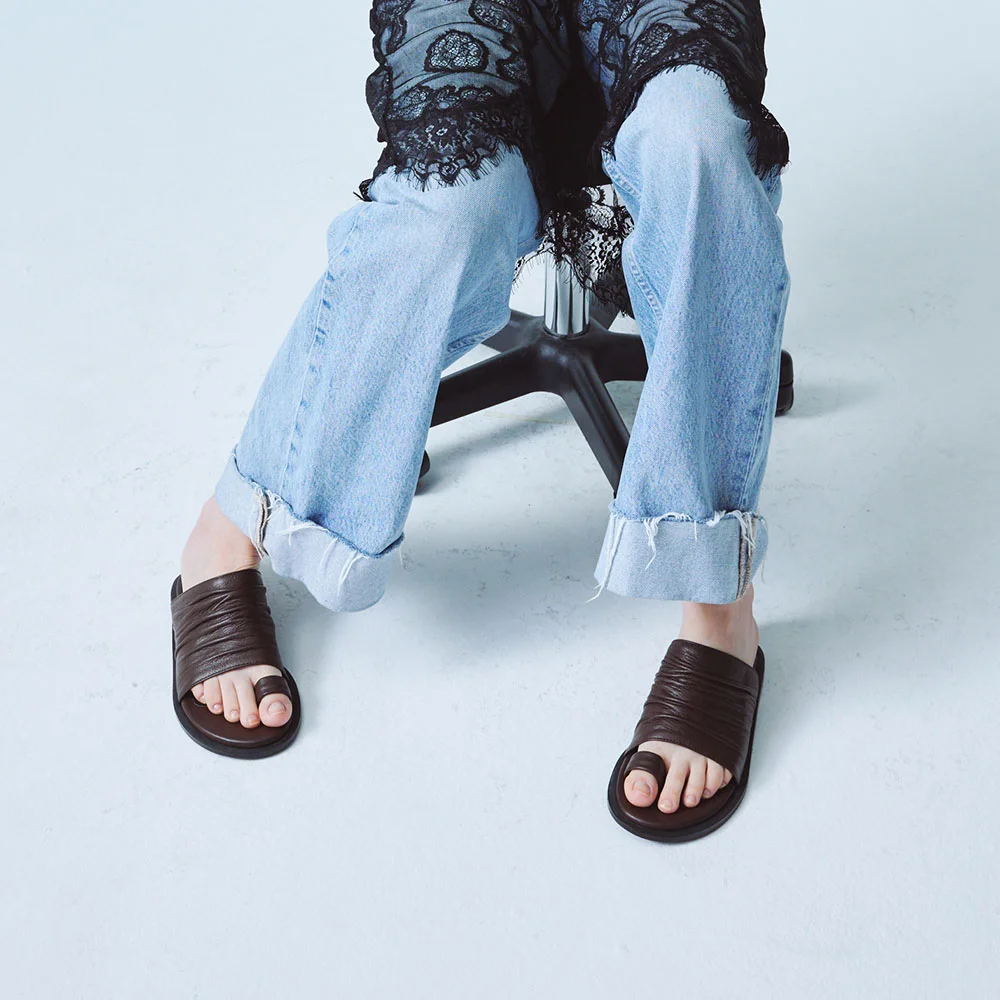 Cols wrinkle sandals (Brown)