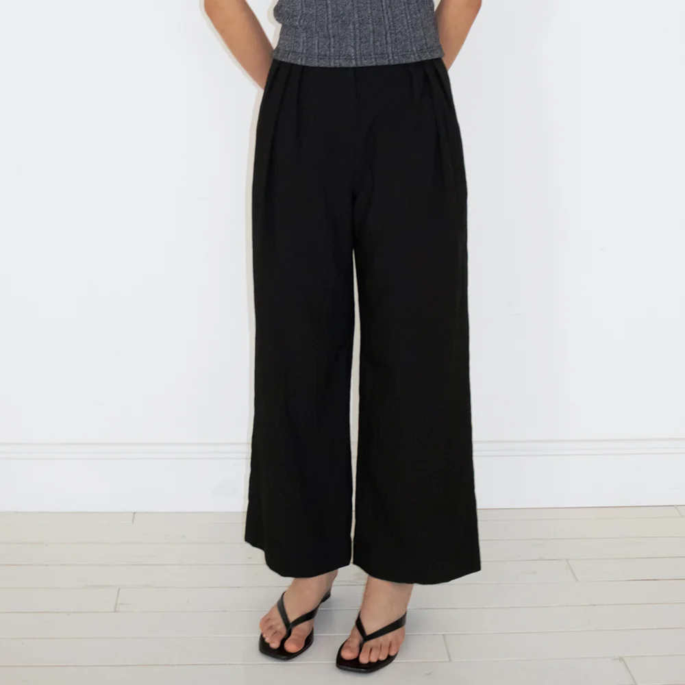Crisp Pintuck Slacks (Black)
