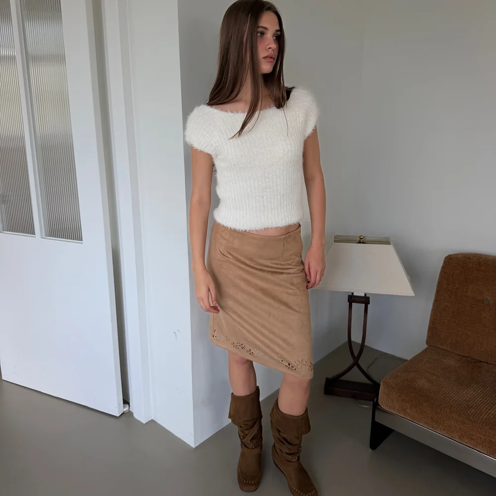 SUEDE PUNCHED MIDI SKIRT (BEIGE)