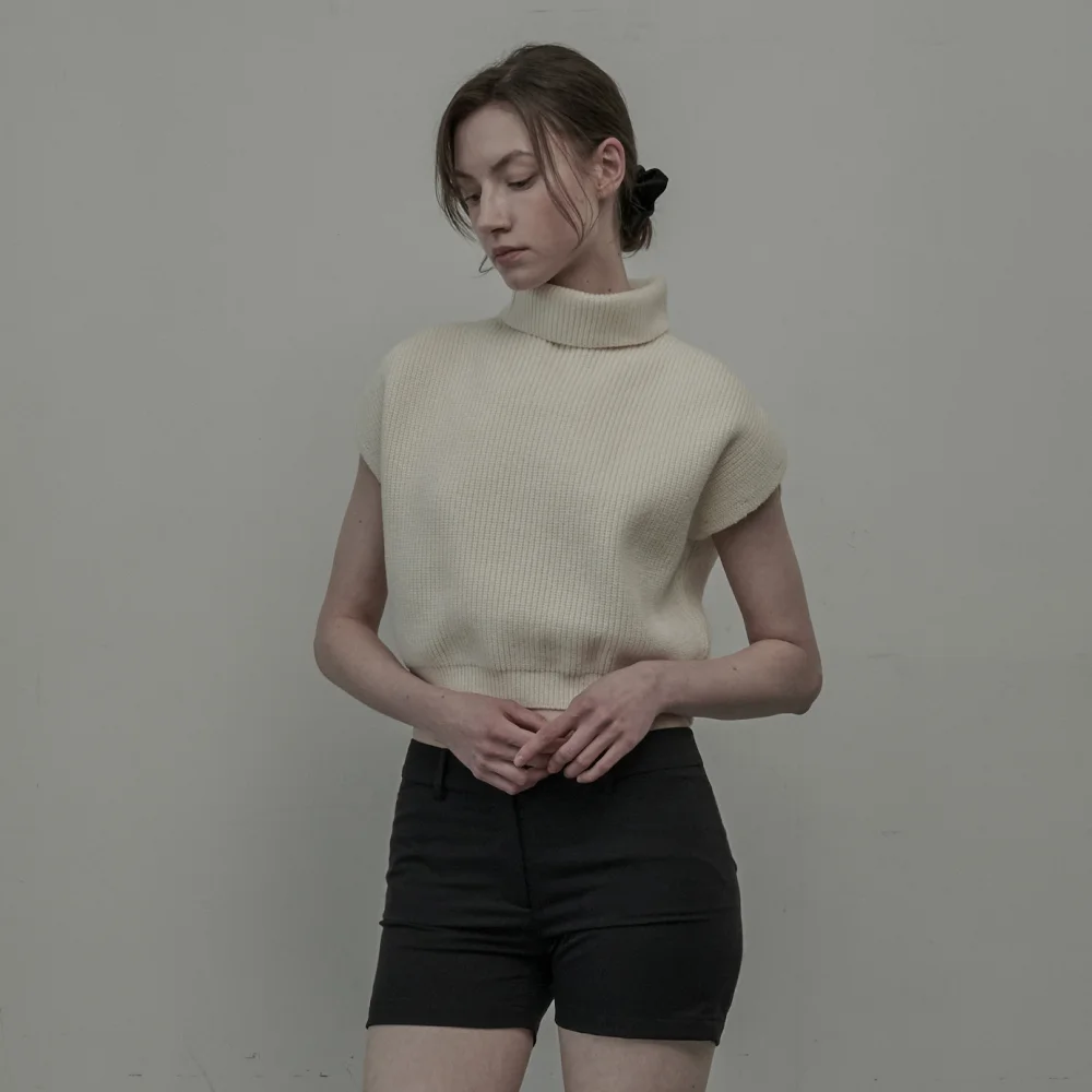 Haze Turtleneck Knit Vest - Cream