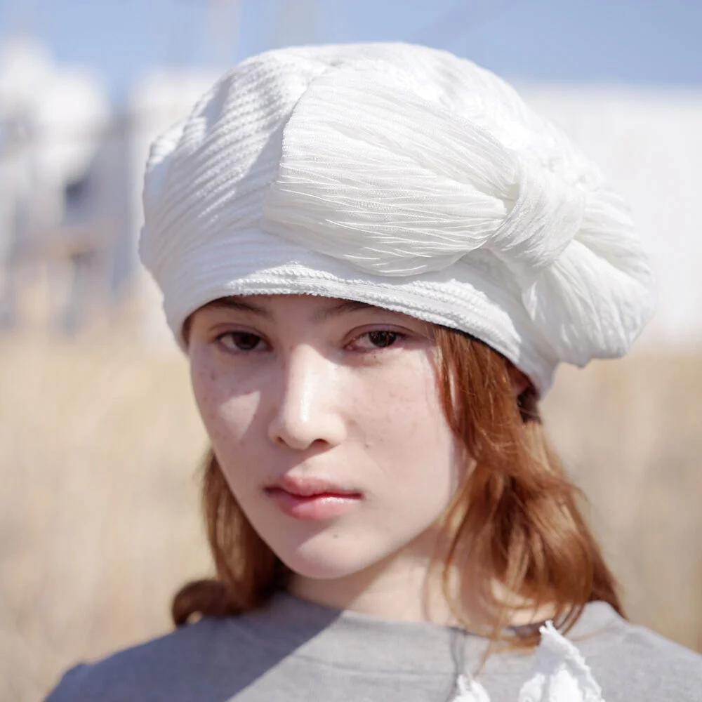 STRIPE BOW BERET IN SHEER WHITE