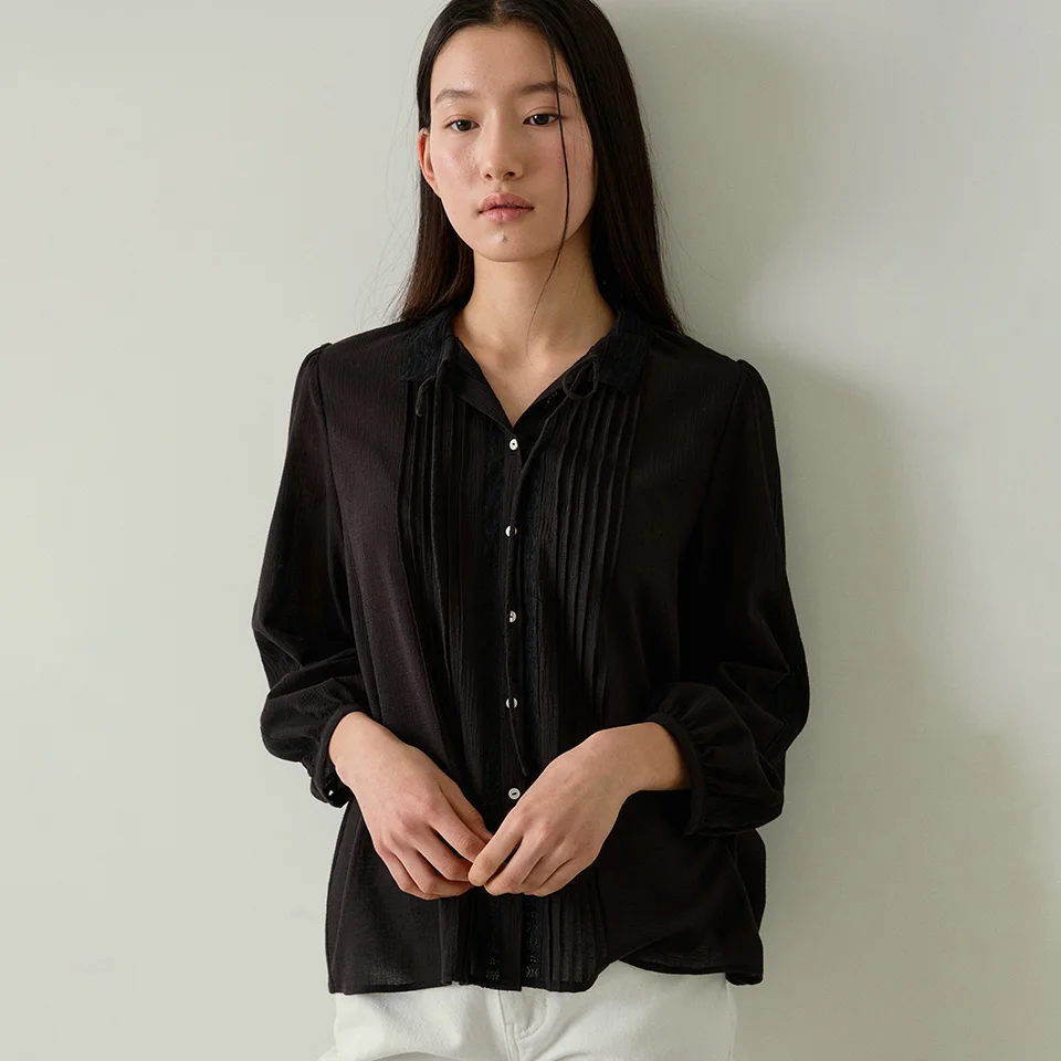 lace pin-tuck blouse (black)