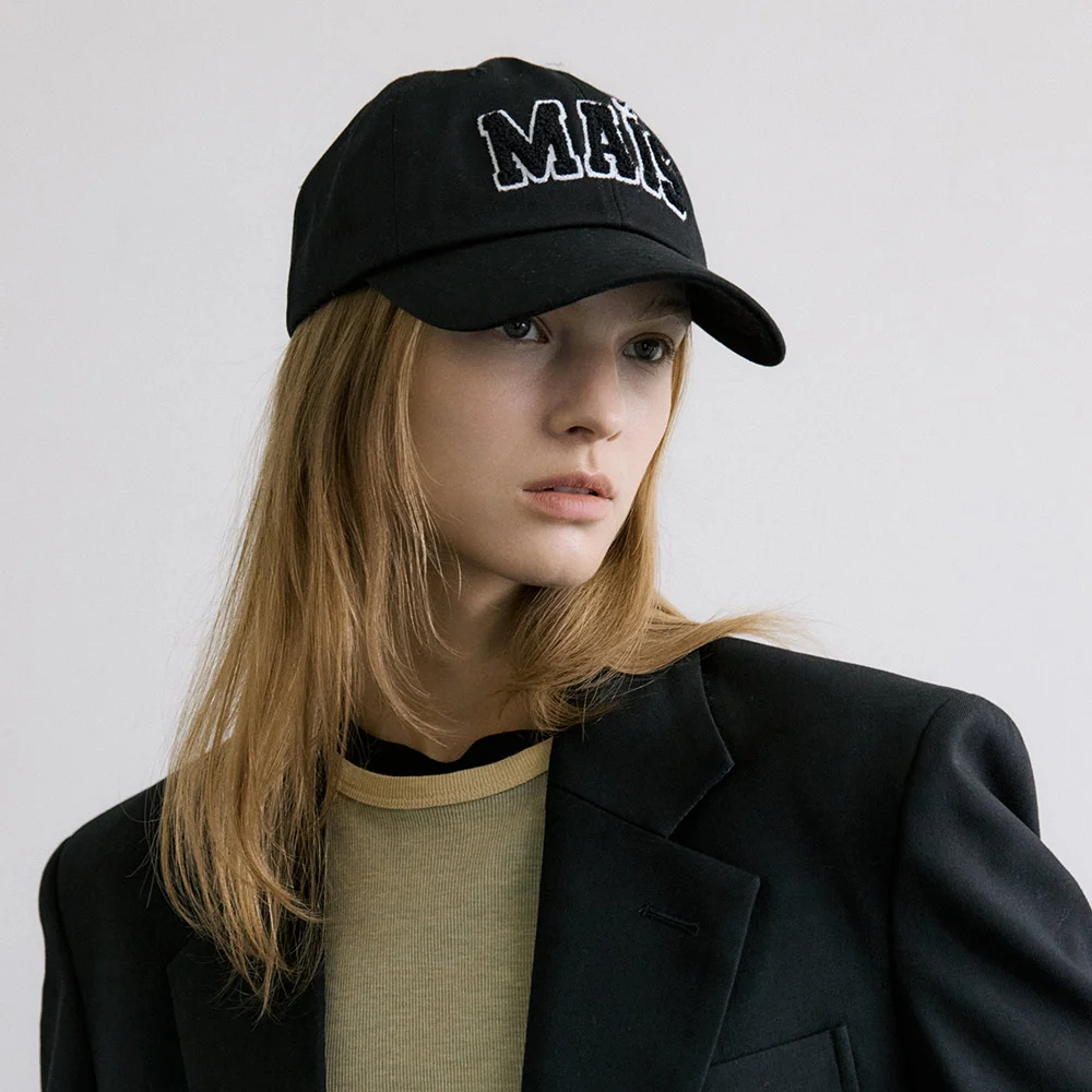 SIGNATURE BOUCLE LOGO BALL CAP / BLACK