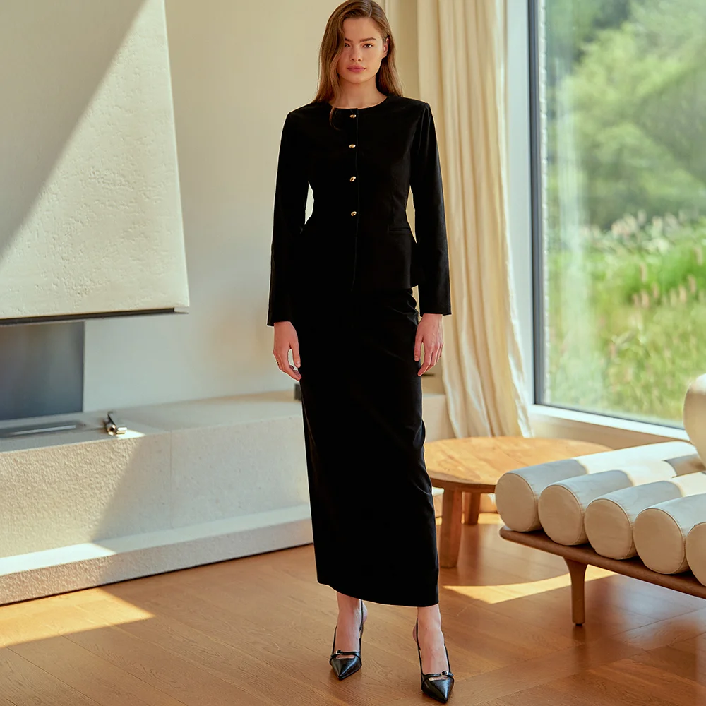 Aude H-line skirt (black)