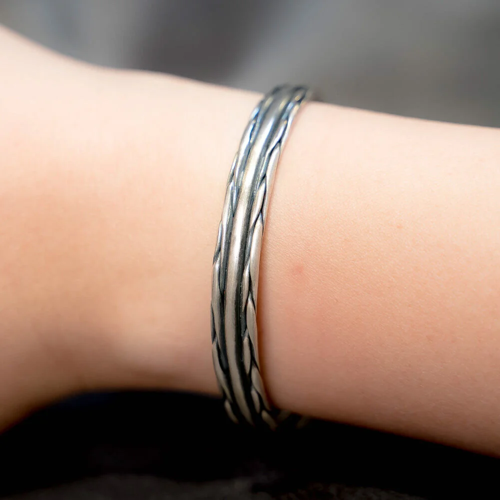 HR 130B_Silver Bangle Bracelet (Silver 925)