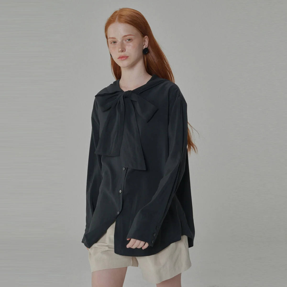Silky Tie Hodieed Ribbon Blouse_Black
