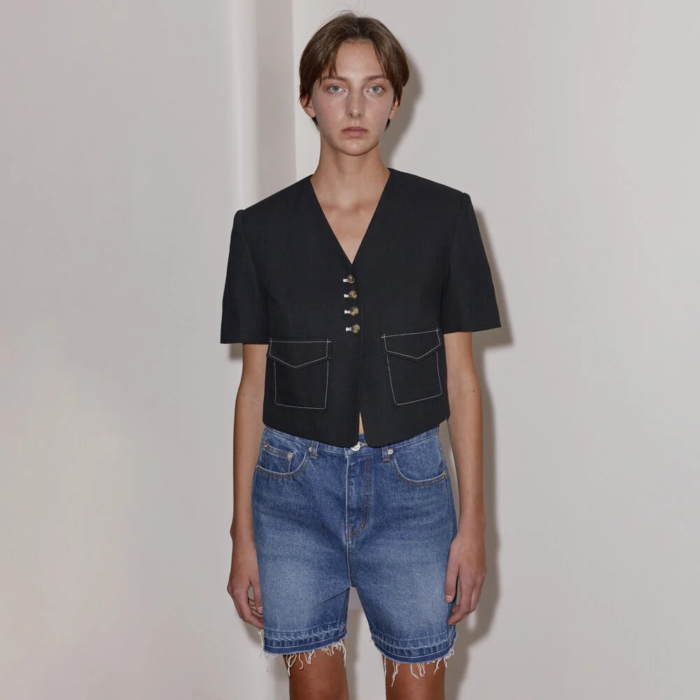 SINGLE STITCH DETAILED CROP JACKET - BLACK