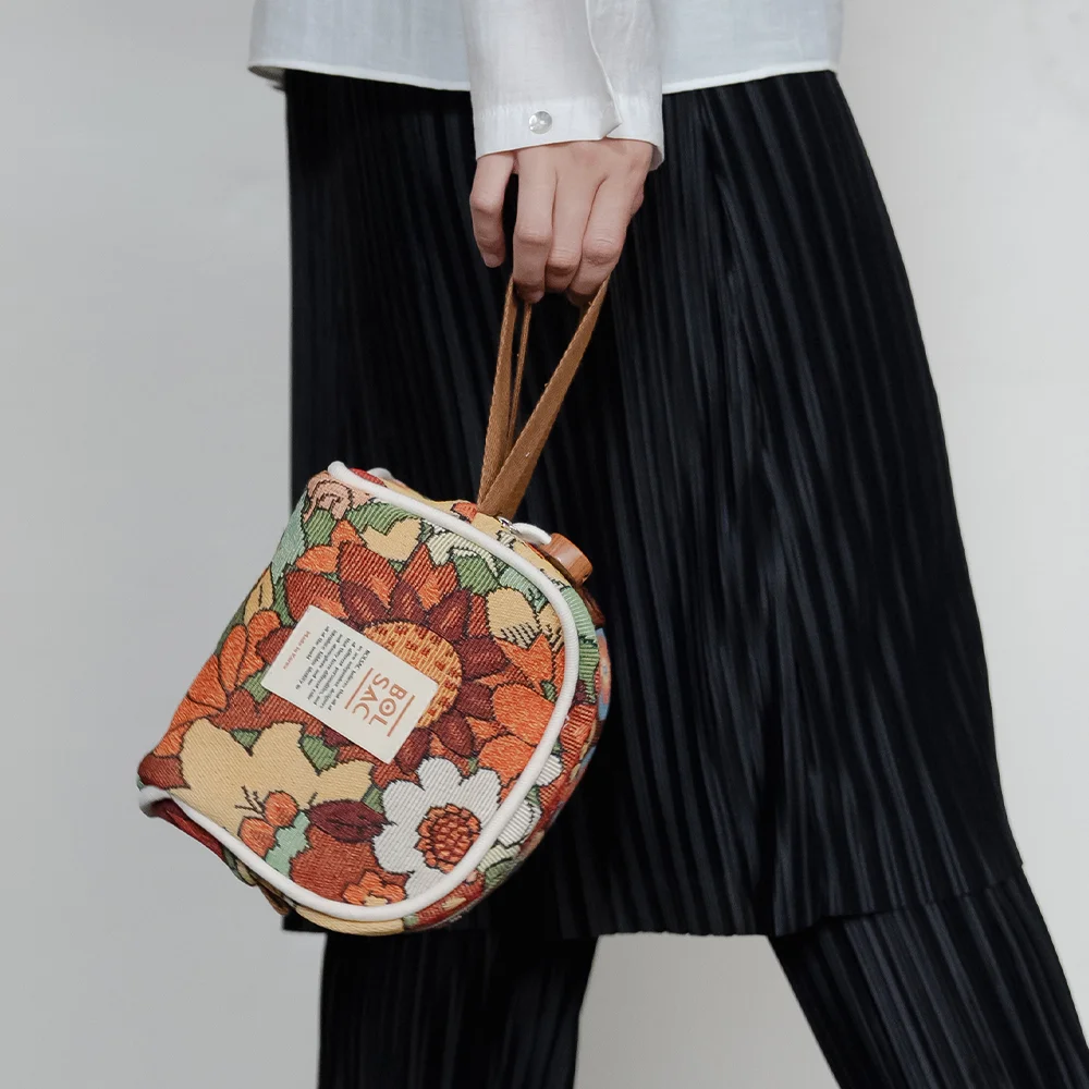 antique handy pouch _ retro garden