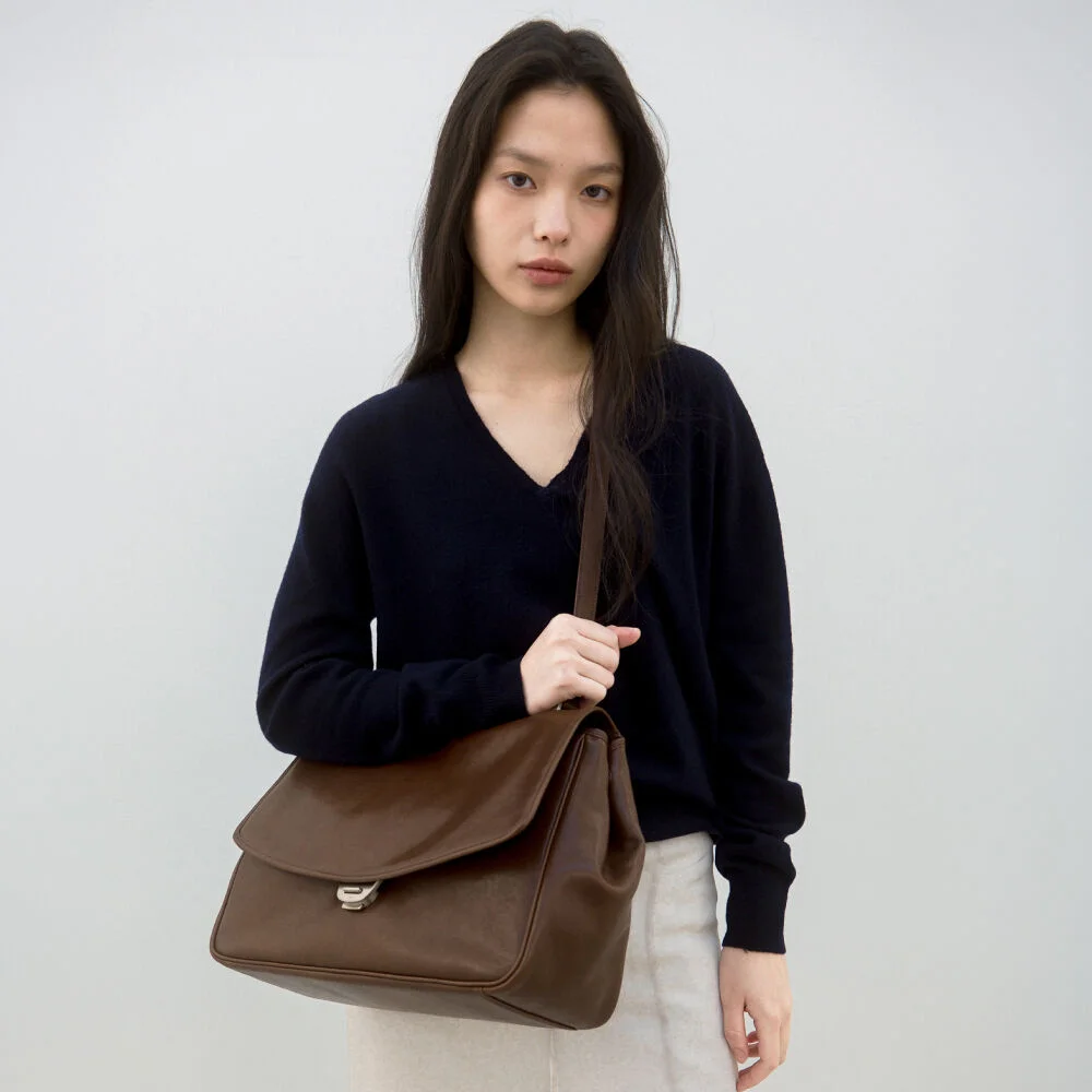 BLEP SHOULDER BAG (ORGAN BROWN)