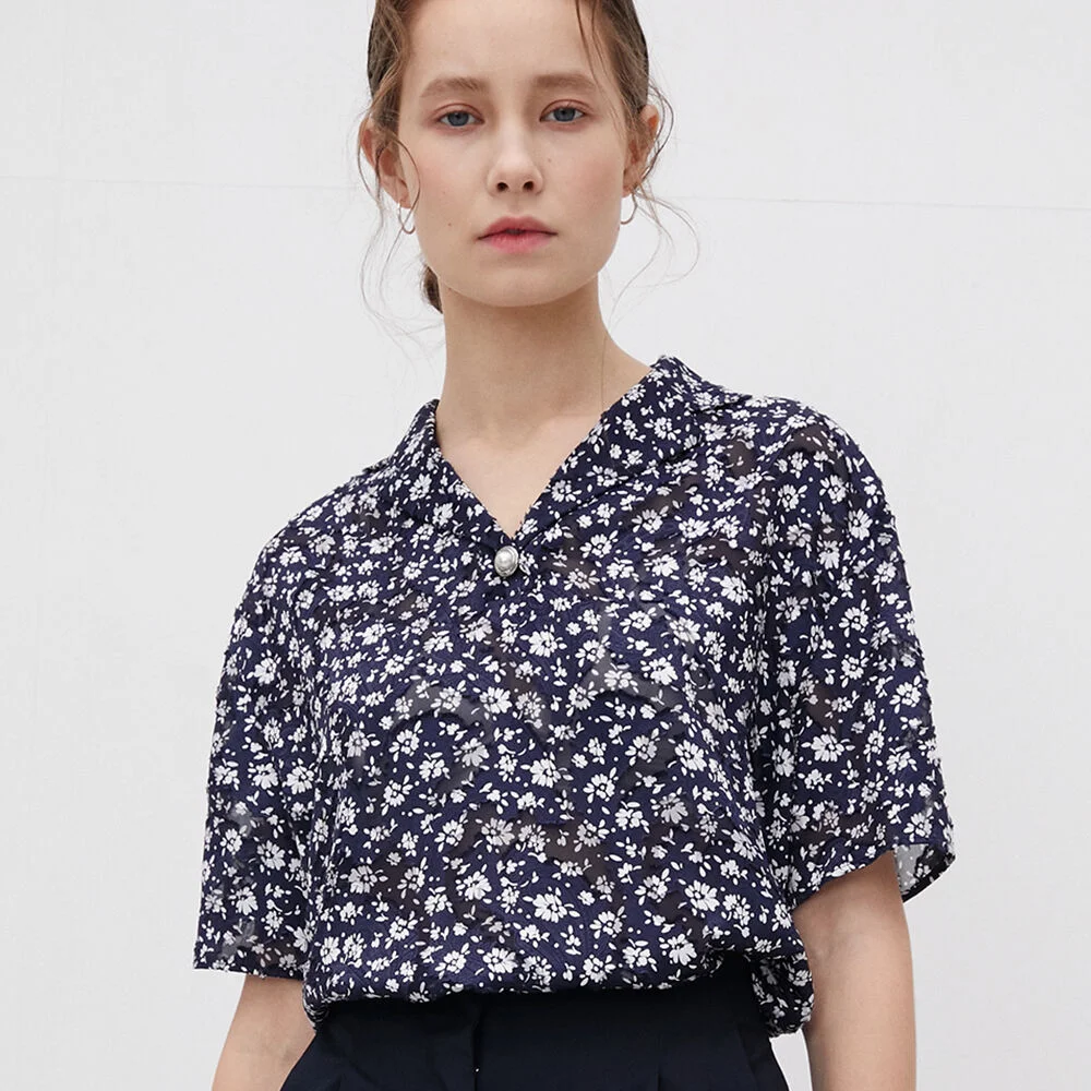 3R Flower See-through Lace Blouse