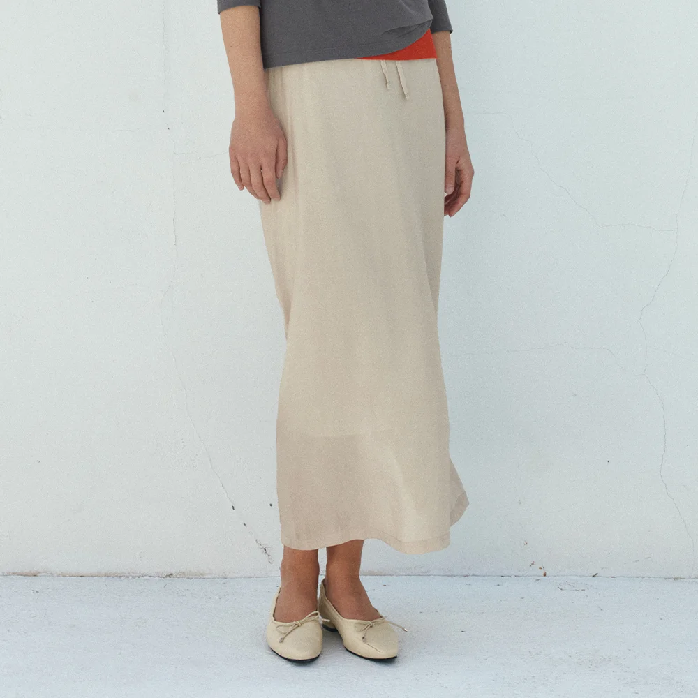 P3317 絲滑 Maxi 半身裙_Light beige