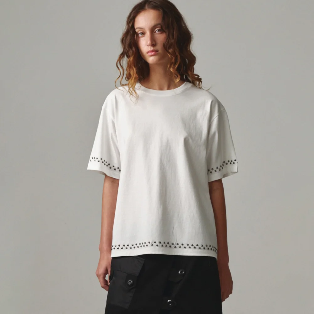 UNISEX, Stud Line Half T-Shirt / WHITE