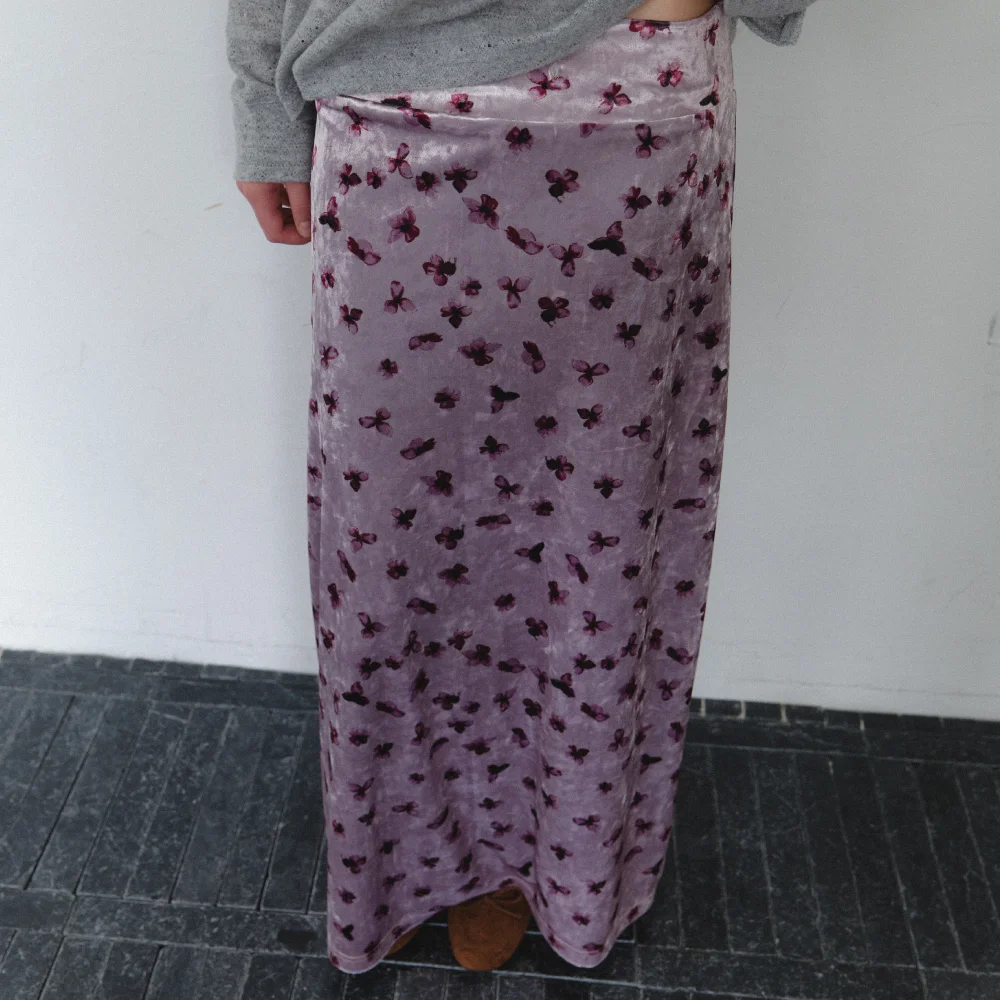 Rebekah Velvet Flower Long Skirt_Lavender Pink