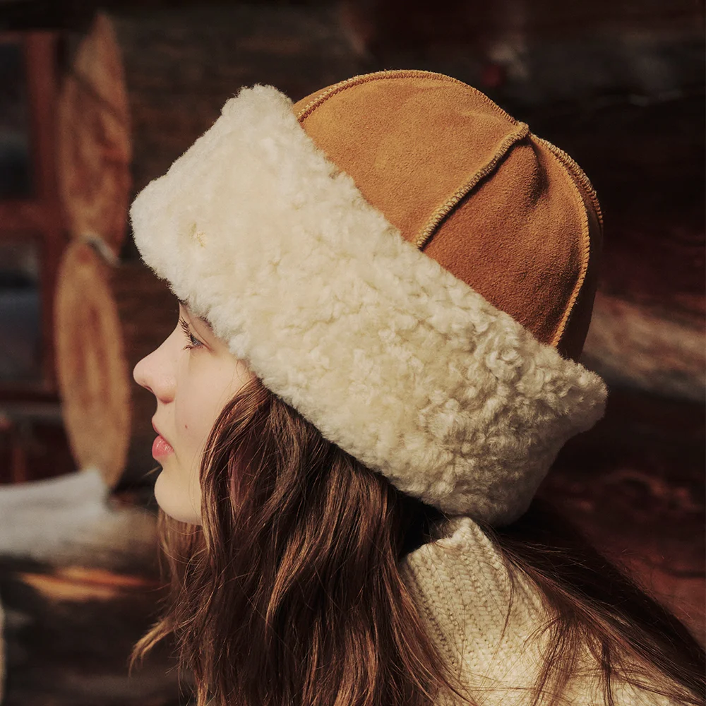 TALVI SHEARLING HAT (CAMEL)