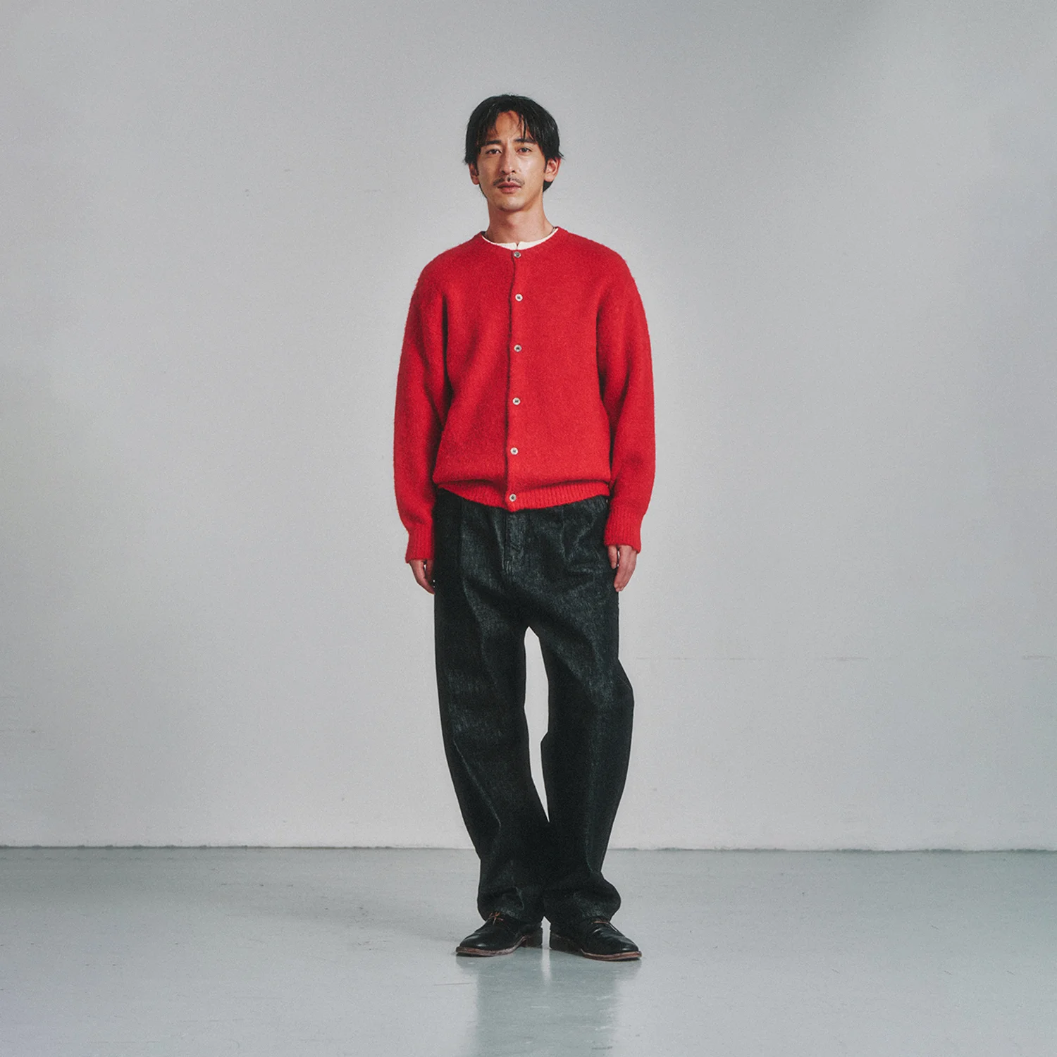 One Tuck Curve Denim Pants_Washed Black