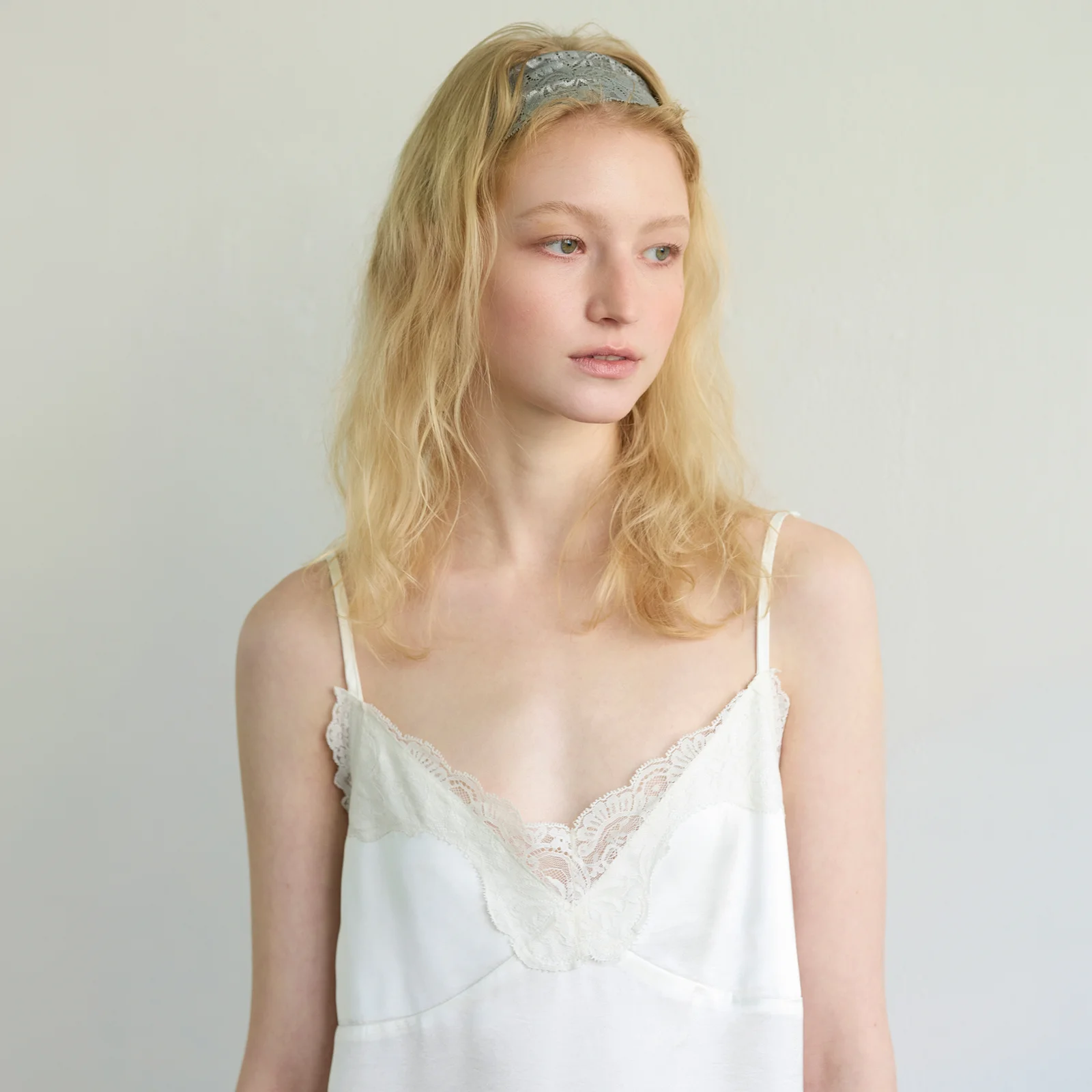 LACE HAIR BAND - GRAY