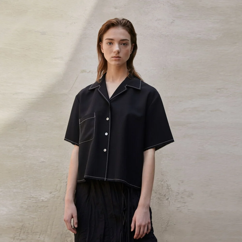 Blouse Pleats Back Black