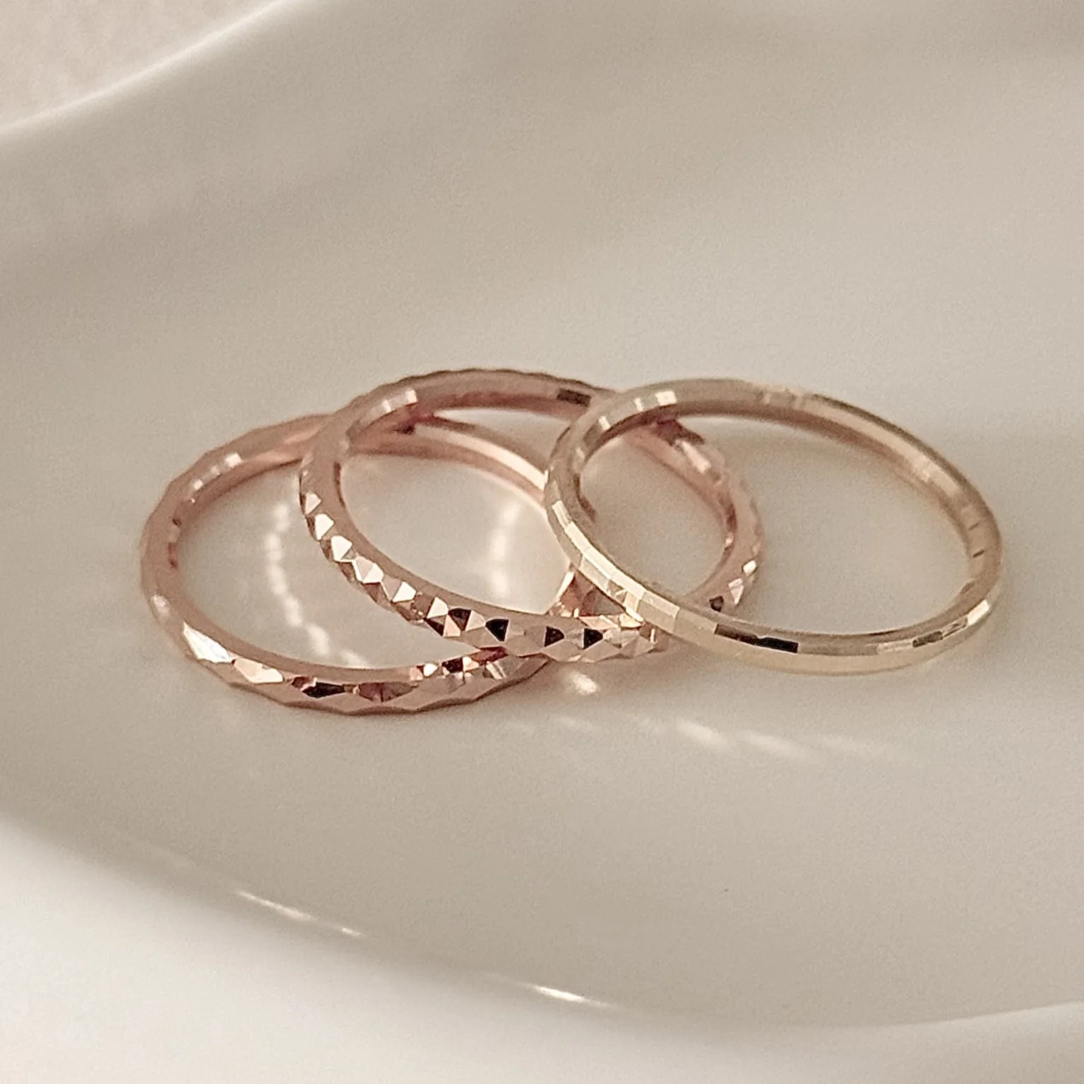 18k Hollow 裁切 層次 戒指
