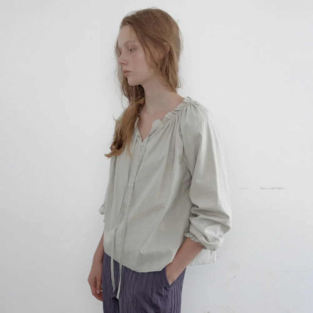 Scalloped Shirring Blouse (Fog mint)