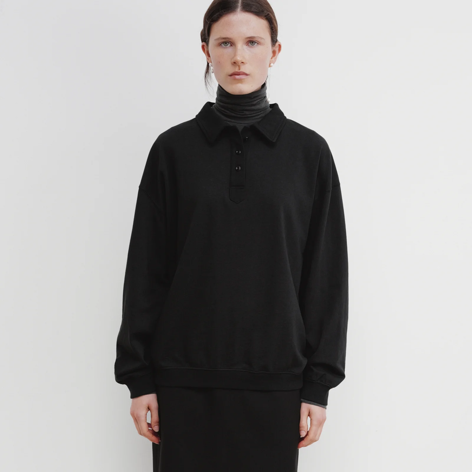 Cotton Button Collar Sweatshirt (Black)