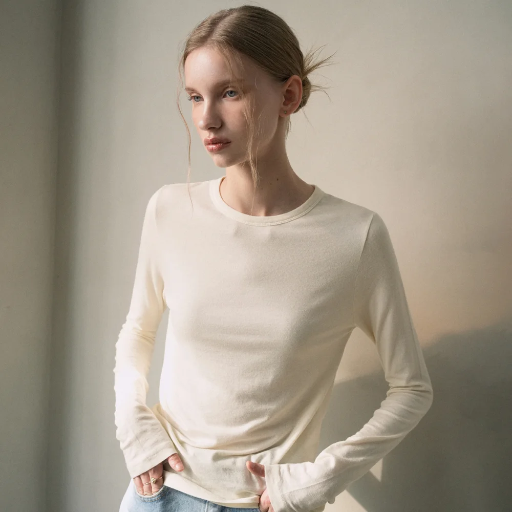 Essential Round Slim T-Shirt (cream)