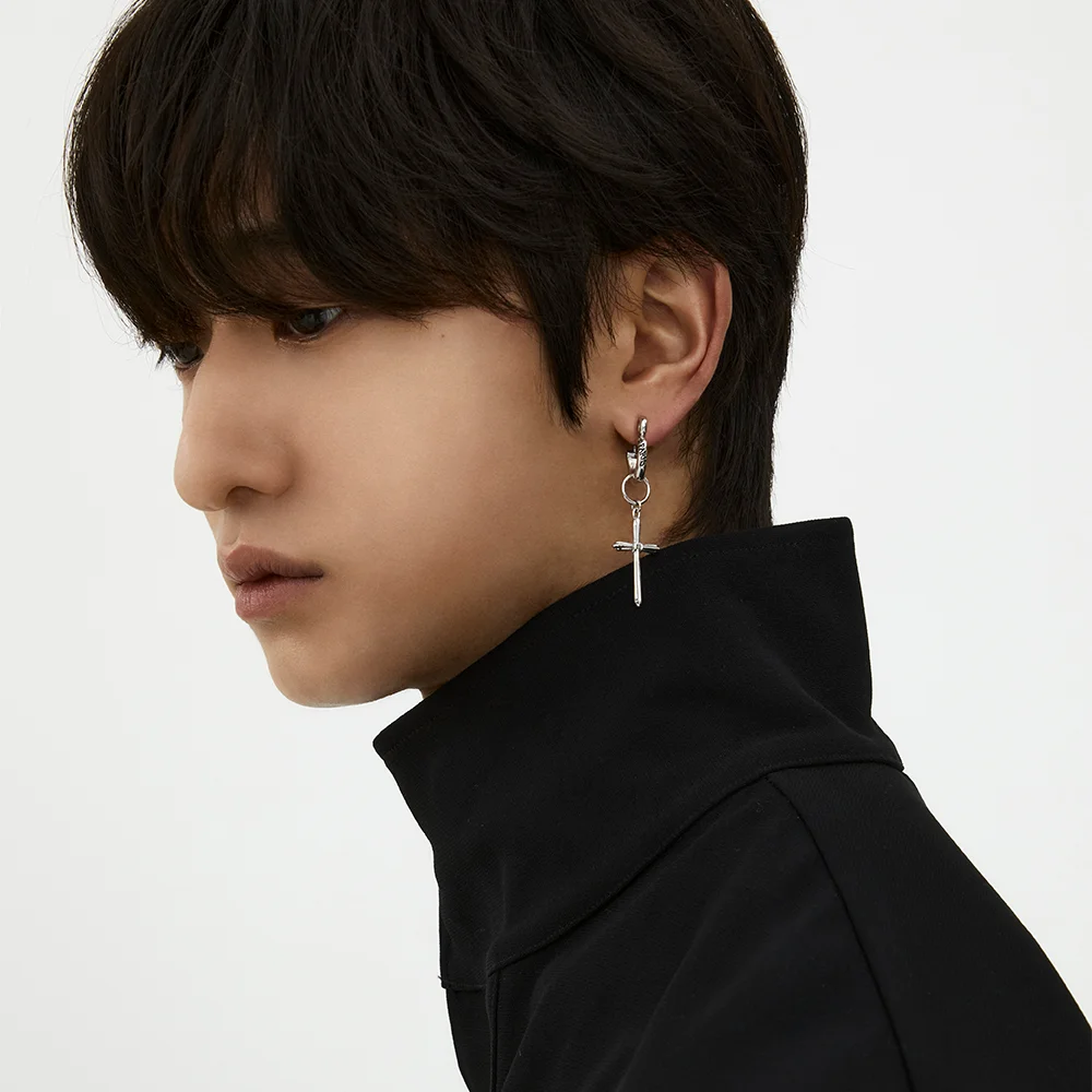 OFF TO PARIS SINGLE EARRING