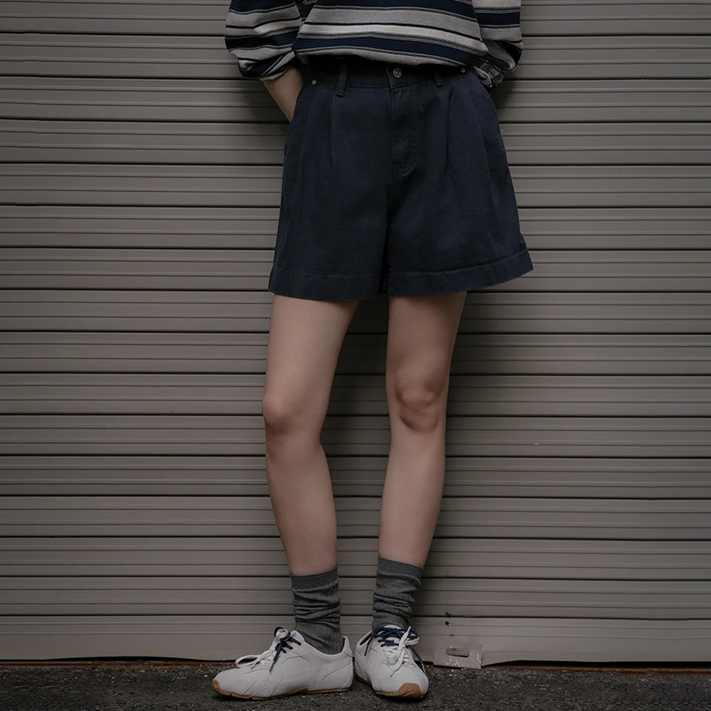 Two-tuck denim short _Indigo