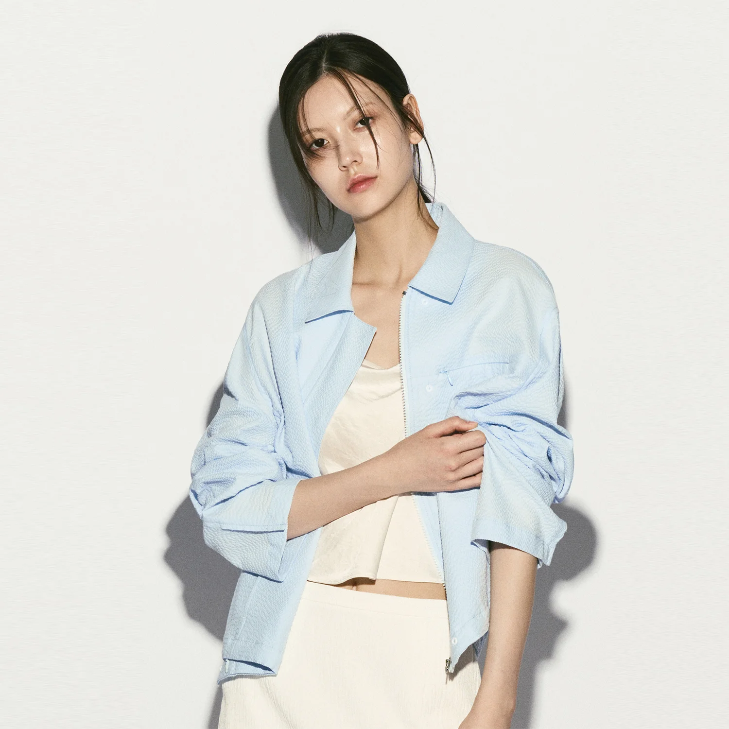 SEERSUCKER HIDDEN BUTTON JACKET CLOUD