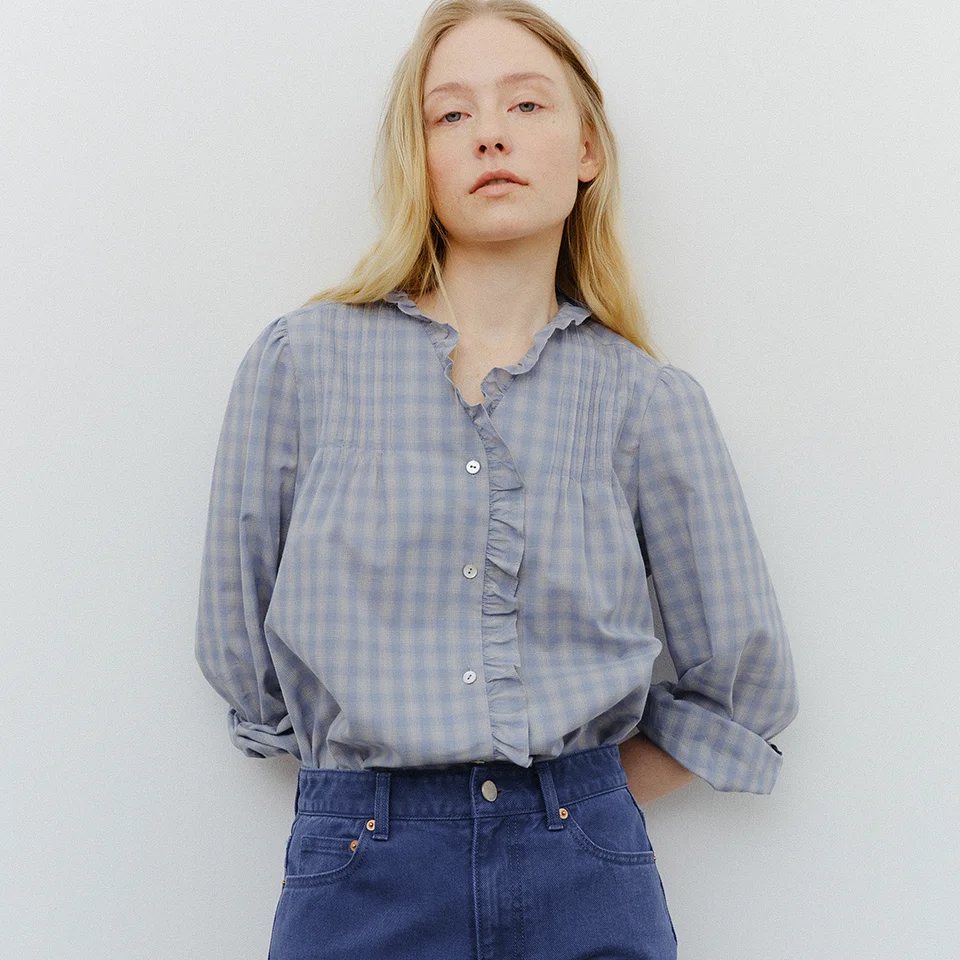 check pin-tuck blouse (soft blue)
