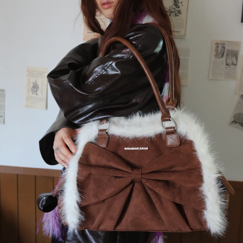 Ribbon Fur Suede Shoulder Bag (Brown)